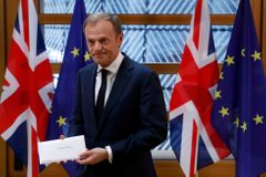 Občané EU potřebují v Británii lepší práva, zní z Bruselu. Návrh Mayové neprojde