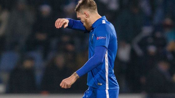 Prohlédněte si fotografie ze zápasů 6. kola skupin Evropské ligy, v nichž fotbalisté Liberce ani Plzně na svém hřišti proti atraktivnímu soupeři i přes velkou snahu nedosáhli na vítězství.