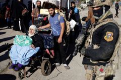 Boje o Mosul vyhnaly z domovů přes 68 000 civilistů