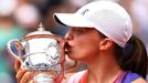 Iga Šwiateková slaví triumf ve finále Roland Garros 2024