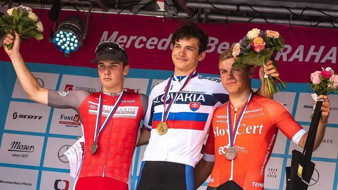 Adam Foltán (uprostřed) je mistrem Slovenska v časovce a velkým cyklistickým talentem.