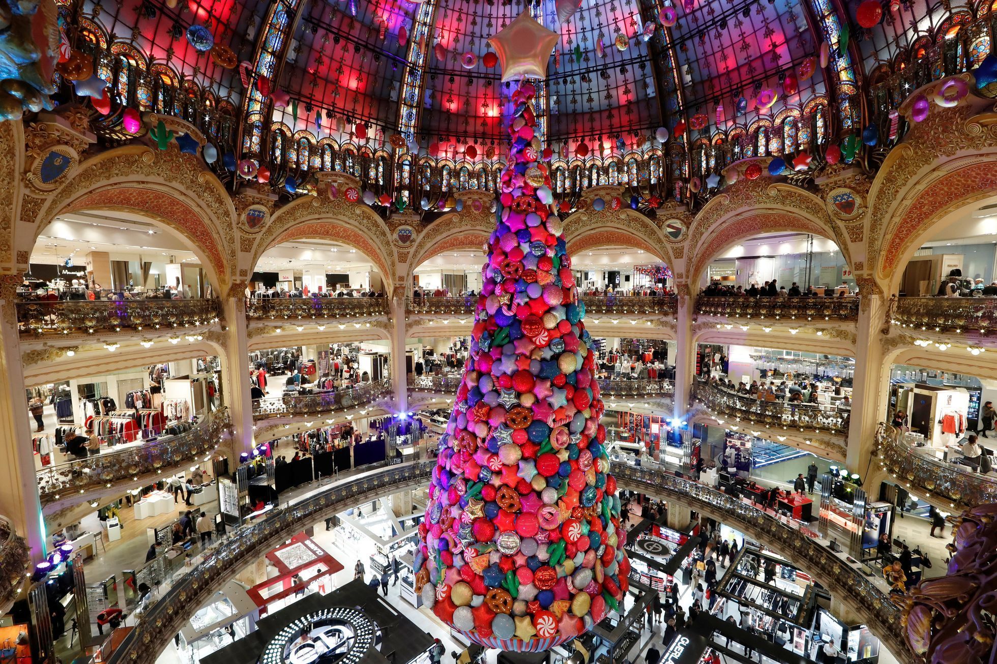 Vánoce osvětlení výzdoba Paříže Galeries Lafayette