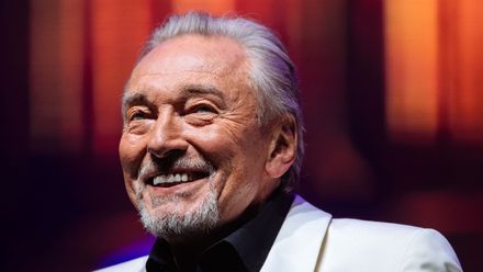 Vláda navrhla státní pohřeb pro Karla Gotta. Počkáme na vyjádření rodiny, říká Babiš