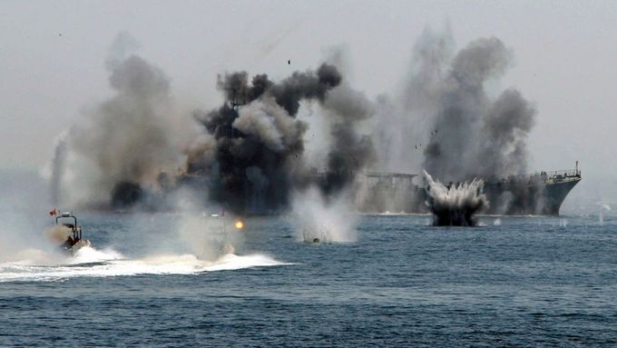 Íránské vojenské cvičení v Perském zálivu.