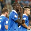 Fotbal, kvalifikace MS: Itálie - Česko: Mario Balotelli slaví proměněnou penaltu na 2:1