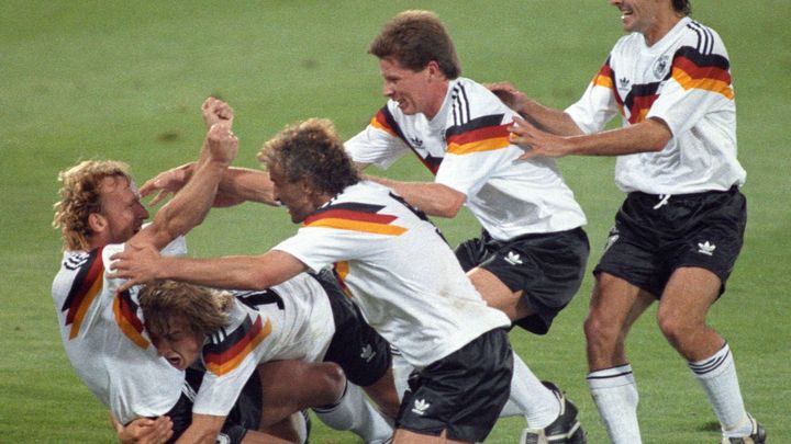 Německo v šoku. Zemřel muž, který rozhodl finále fotbalového šampionátu v roce 1990; Zdroj foto: Reuters