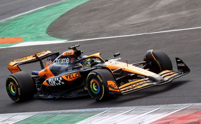 Oscar Piastri v McLarenu během VC Itálie F1 2024