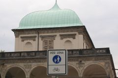 Praha 1 zakáže cyklistům jezdit po pěších zónách v centru města