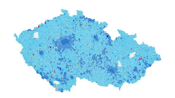 Výsledky všech obcí v jedné mapě. Ukazuje, jak volila města i malé vesnice