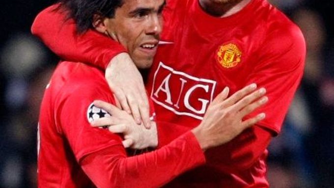 Carlos Tevez s Waynem Rooneym