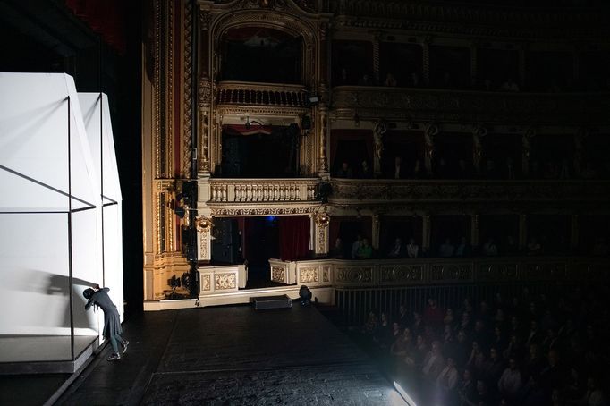 Průřez tvorbou fotografa Týdeníku Respekt Matěje Stránského za rok 2020.