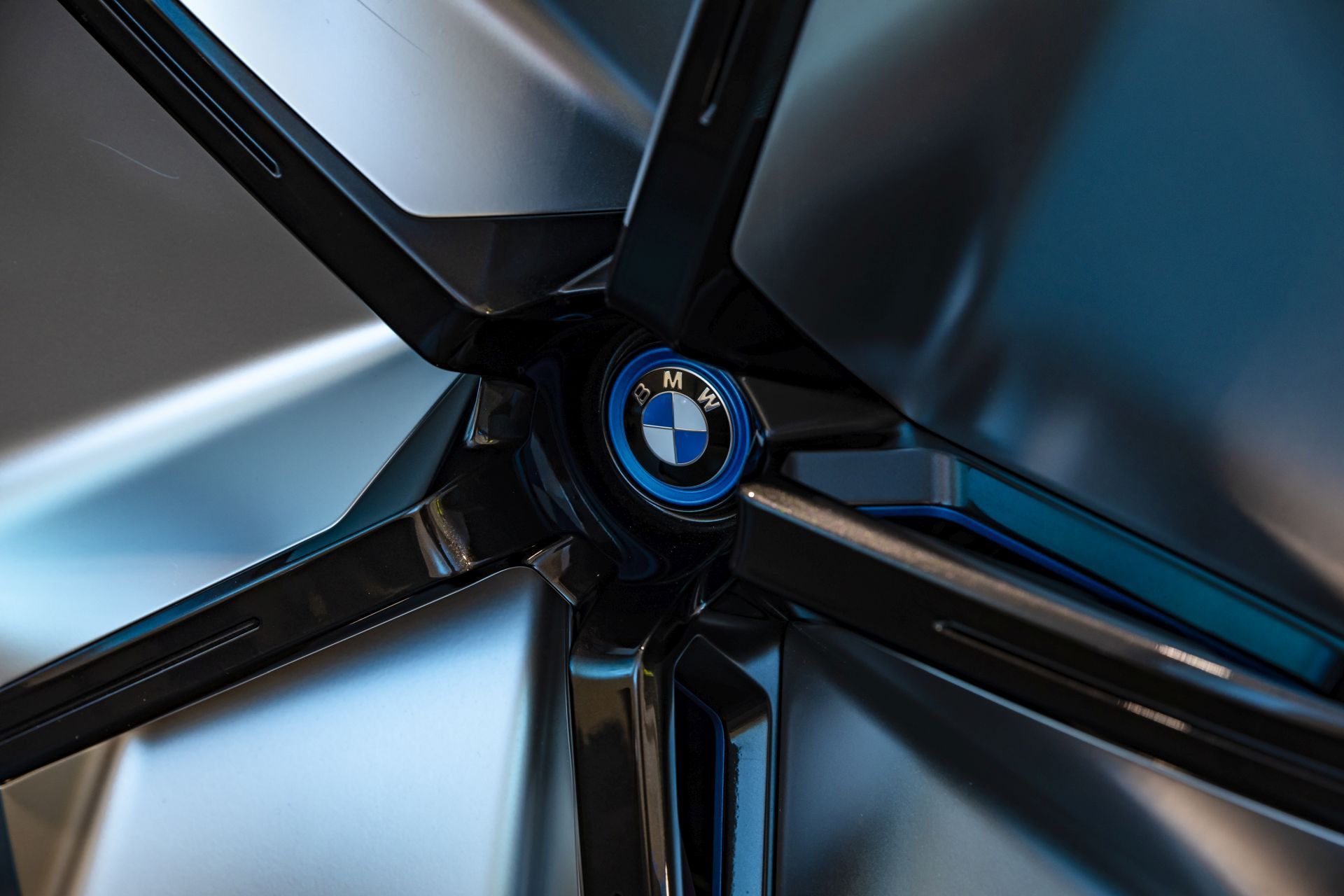 BMW Vision iNext používat od 17. 9.