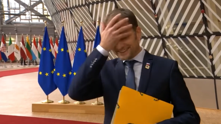 Trapas Matoviče baví Slovensko. Můžu ještě jednou, ptal se premiér v živém přenosu