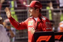 Útok Ferrari pokračuje. Leclerc v Singapuru završil kvalifikační hattrick