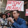 Praha zalévaná betonem