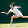 Wimbledon: Francesca Schiavoneová v zápase s Klárou Zakopalovou