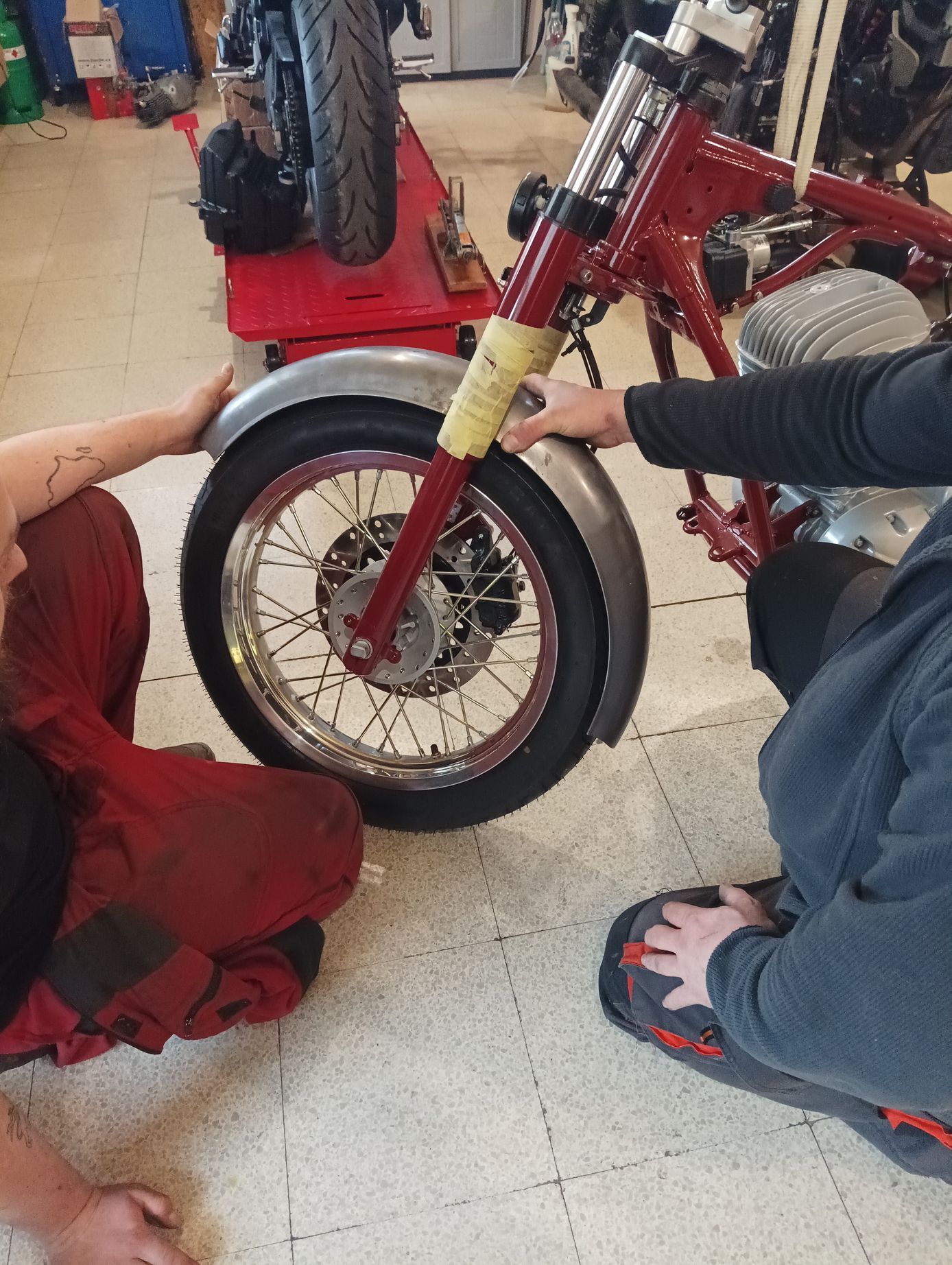 Jawa PéráCZECH