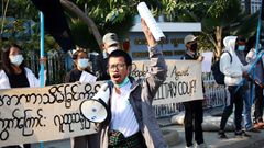První otevřený protest v Barmě proti převratu