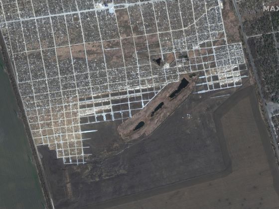Satelitní snímek hřbitova v Mariupolu.