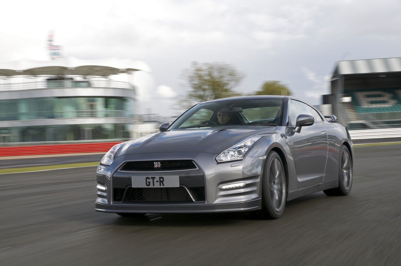 Nissan GT-R