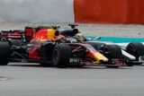 Po startu byl sice pilot Red Bullu  druhý, ale ve čtvrtém kole předjel Lewise Hamiltona v Mercedesu...