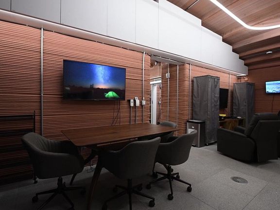 Do prostoru o velikosti zhruba 158 metrů čtverečních se už 19. října na 378 dní nechají zavřít čtyři dobrovolníci.