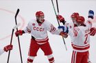 Bez nás hokej upadá, tvrdí trenér Rusů. Chce hrát "sovětsky", Čína turnaj odřekla