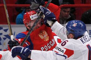 FOTO Ruský medvěd nad síly českého lva