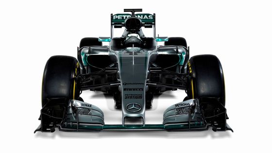 Prohlédněte si fotografie nových monopostů formule 1 Mercedes, McLaren a Haas tak, jak je stáje dnes představily před testy v Barceloně.