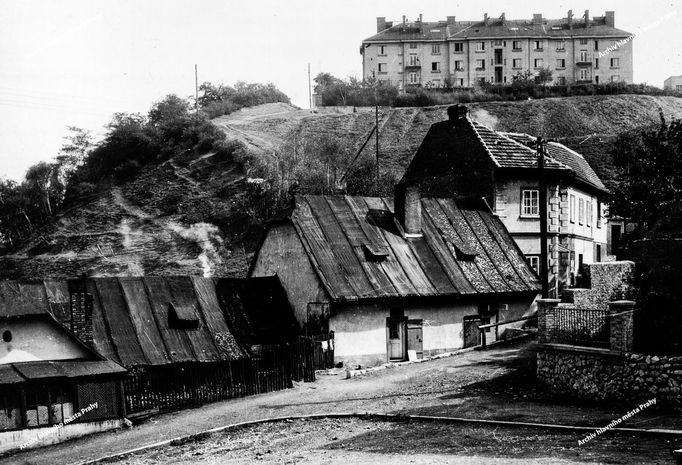 Archivní dobová fotografie zachycující pražskou čtvrť Smíchov.