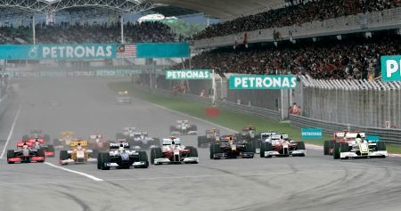 Start Velké ceny Malajsie formule jedna