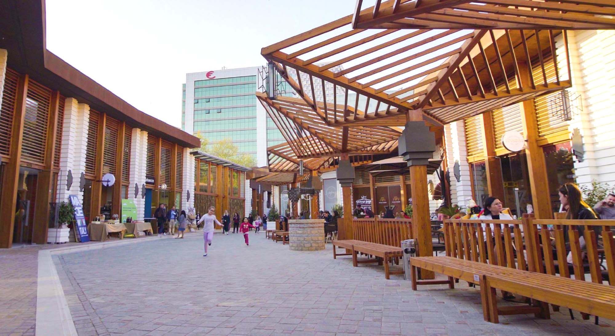 Albánie, Tirana, cestování, kultura, murál