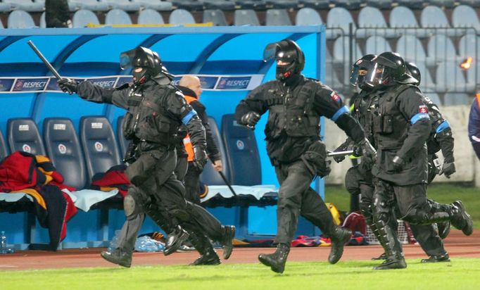 EL, Slovan-Sparta: řádění fanoušků