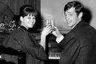 Claudia Cardinalová a Jean-Paul Belmondo v roce 1960.