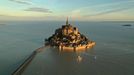 Klášter Mont-Saint-Michel ve francouzské Normandii byl postaven před 1000 lety.