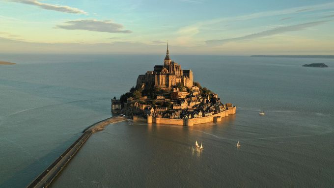 Foto: Vydržel stát 1000 let. Slavný francouzský klášter má temnou minulost