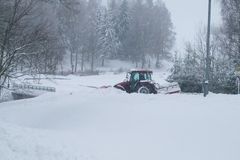 Horské silnice na východě Čech pokrývají zbytky sněhu