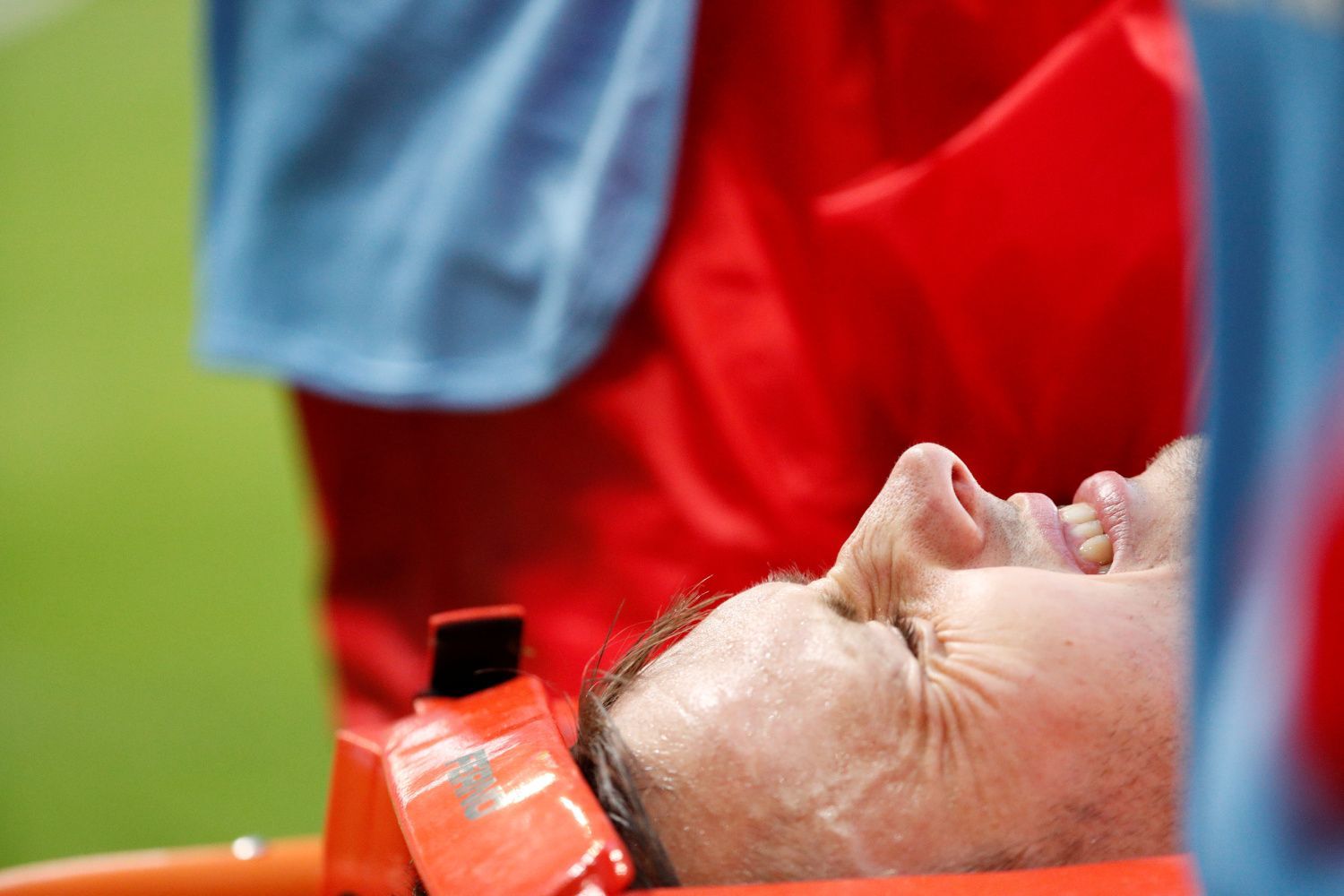 Zraněný William Kvist v zápase Peru - Dánsko na MS 2018