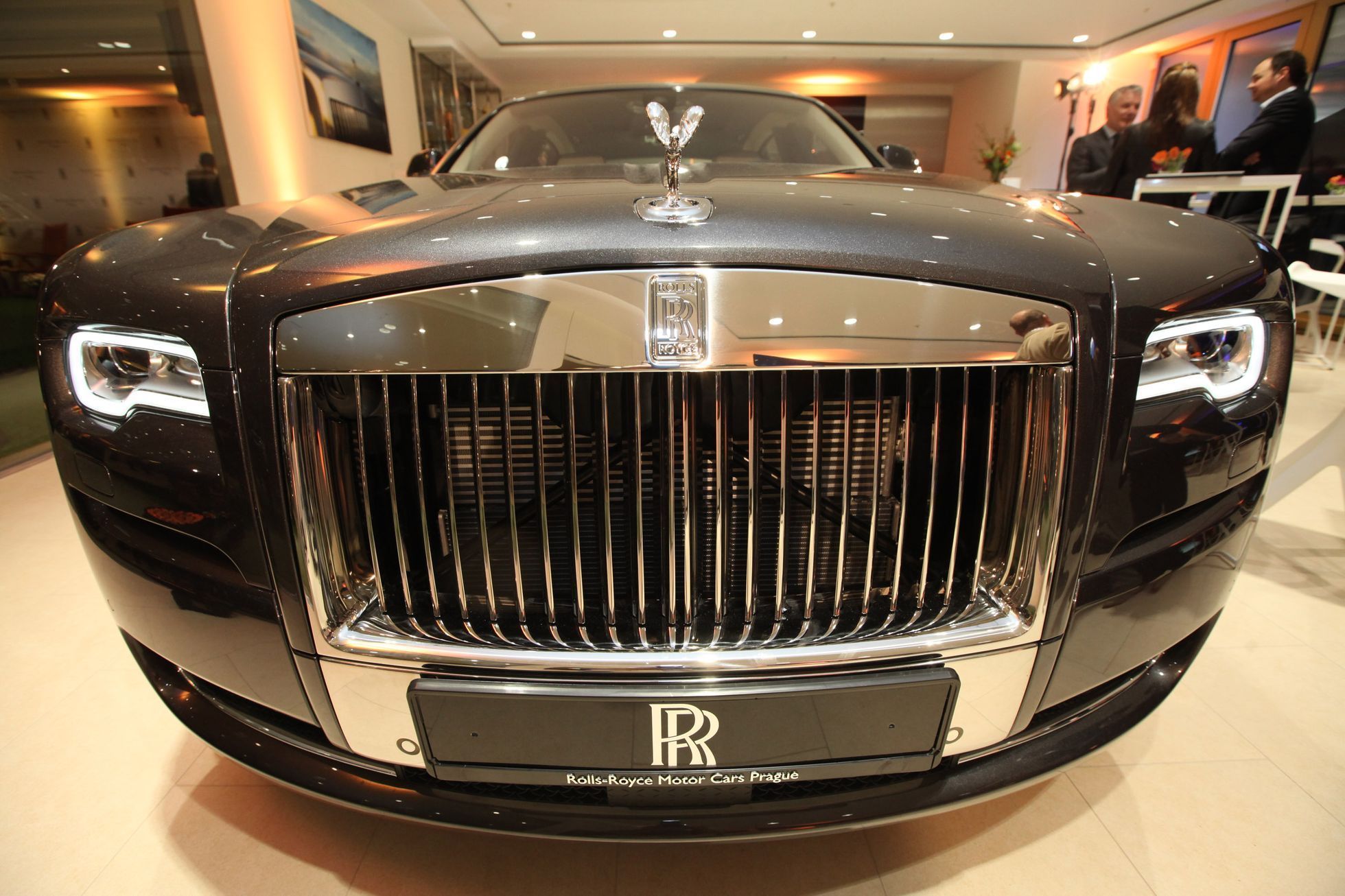 Rolls Royce otevření prodejny v Praze - 10 Ghost Extended Whellbase