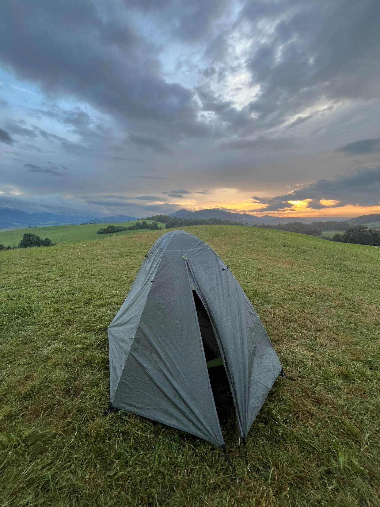 Pěšky přes Česko