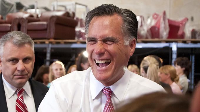Mitt Romney v úterý fakticky zakončil úspěšné tažení za republikánskou nominaci do listopadových prezidentských voleb. Nyní ho čeká pětiměsíční sprint, během něhož musí přesvědčit voliče, aby mu dali hlas. Takto se radoval v Las Vegas.