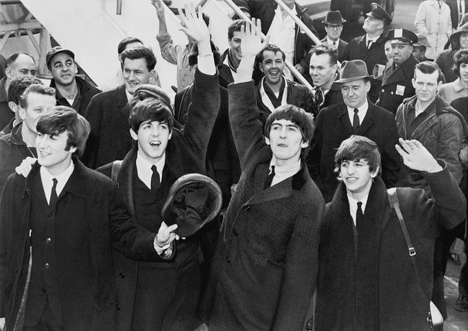 1964: Beatles v Americe. Po příletu na Kennedyho letiště.