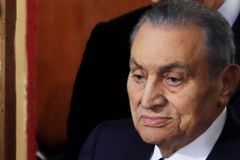 Egypt uctil bývalého prezidenta Mubaraka pohřbem s vojenskými poctami