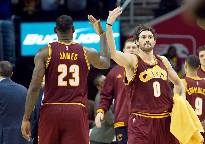 NBA: Oklahoma City Thunder vs. Cleveland Cavaliers: Lebron James, Kevin Love