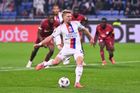 Šulc selhal při penaltě, za bývalou hvězdu Plzně ale zaskočil Karabec