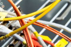 O2 po několik hodin nefungoval internet na pevných linkách ve středních Čechách a v Praze