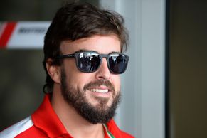 Kdo a kde? Alonso doplnil formulovou skládačku pro rok 2015