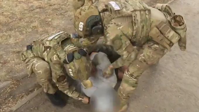 Takto ukrajinská služba SBU loni zajala 22letého brance, který dle jejího zjištění spolupracoval s Rusy