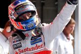 Po třech letech se s z vítězství v kvalifikaci na Velkou cenu formule 1 radoval britský pilot McLarenu Jenson Button.