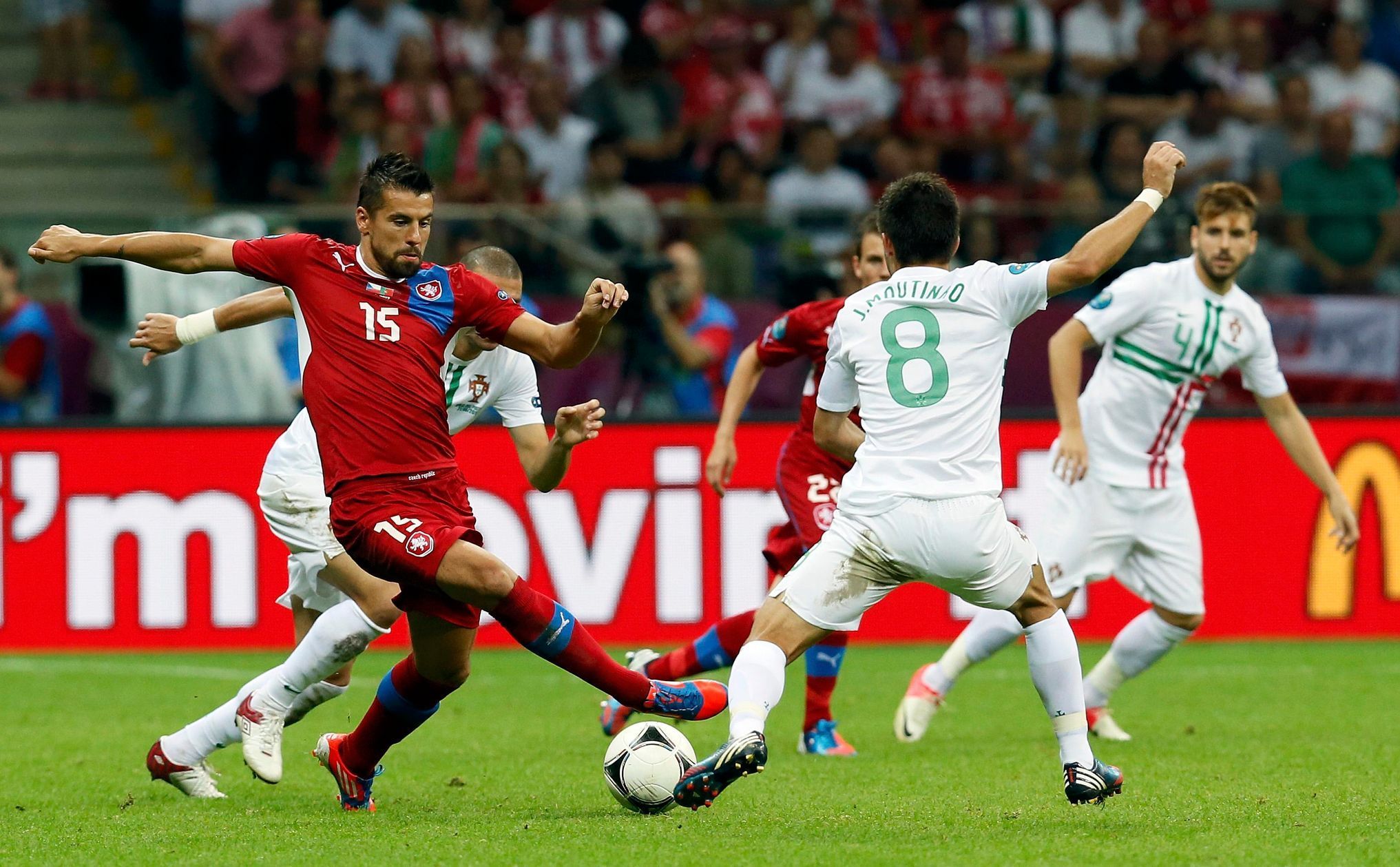 Milan Baroš v zápase s Portugalskem